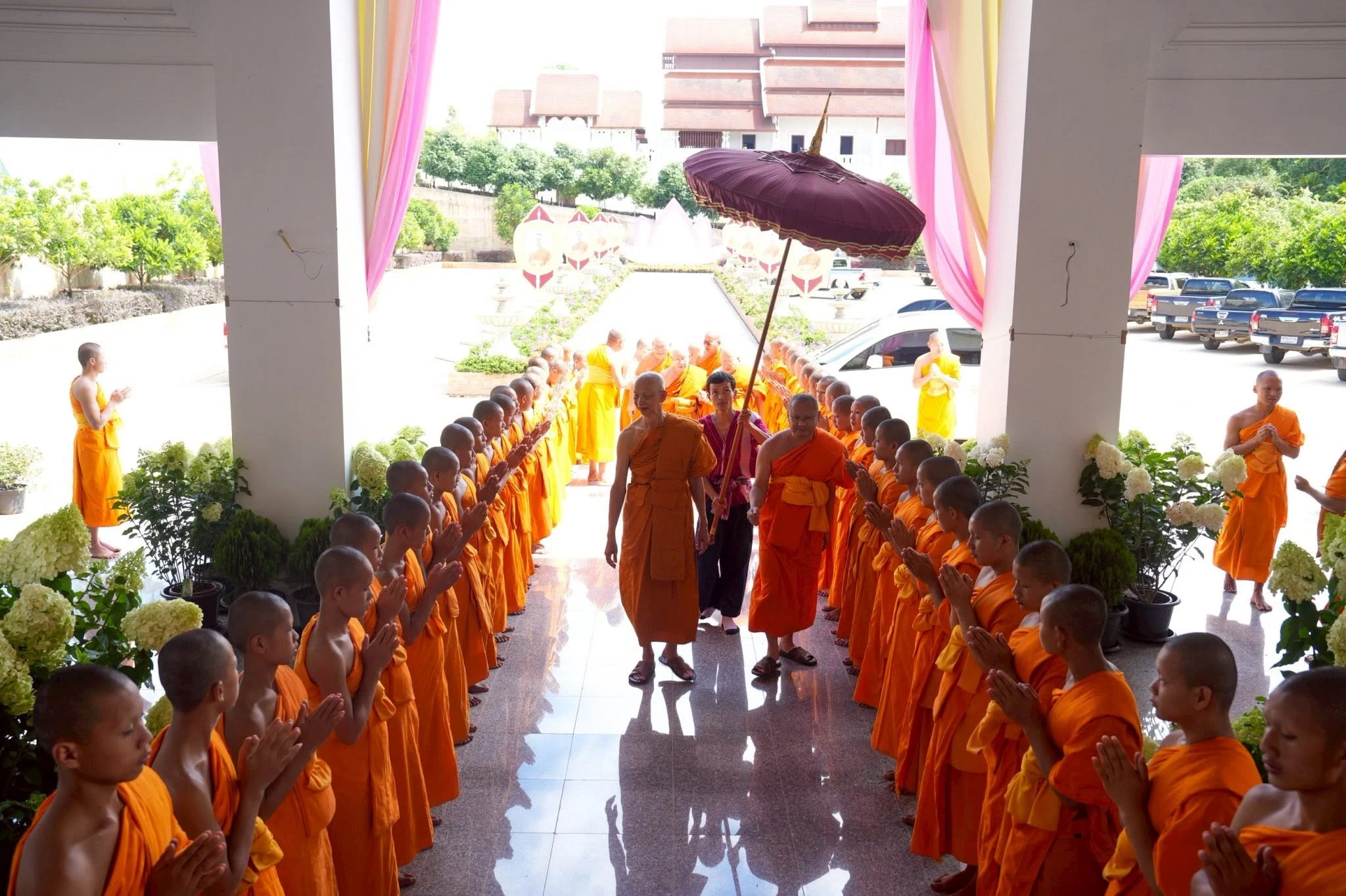 ภาพประกอบ 4 มิ.ย. 69 วัดบ้านขุนได้จัดให้มีพิธีต้อนรับเปรียญธรรม 9 ประโยค และเปรียญธรรม 6 ประโยค ณ…