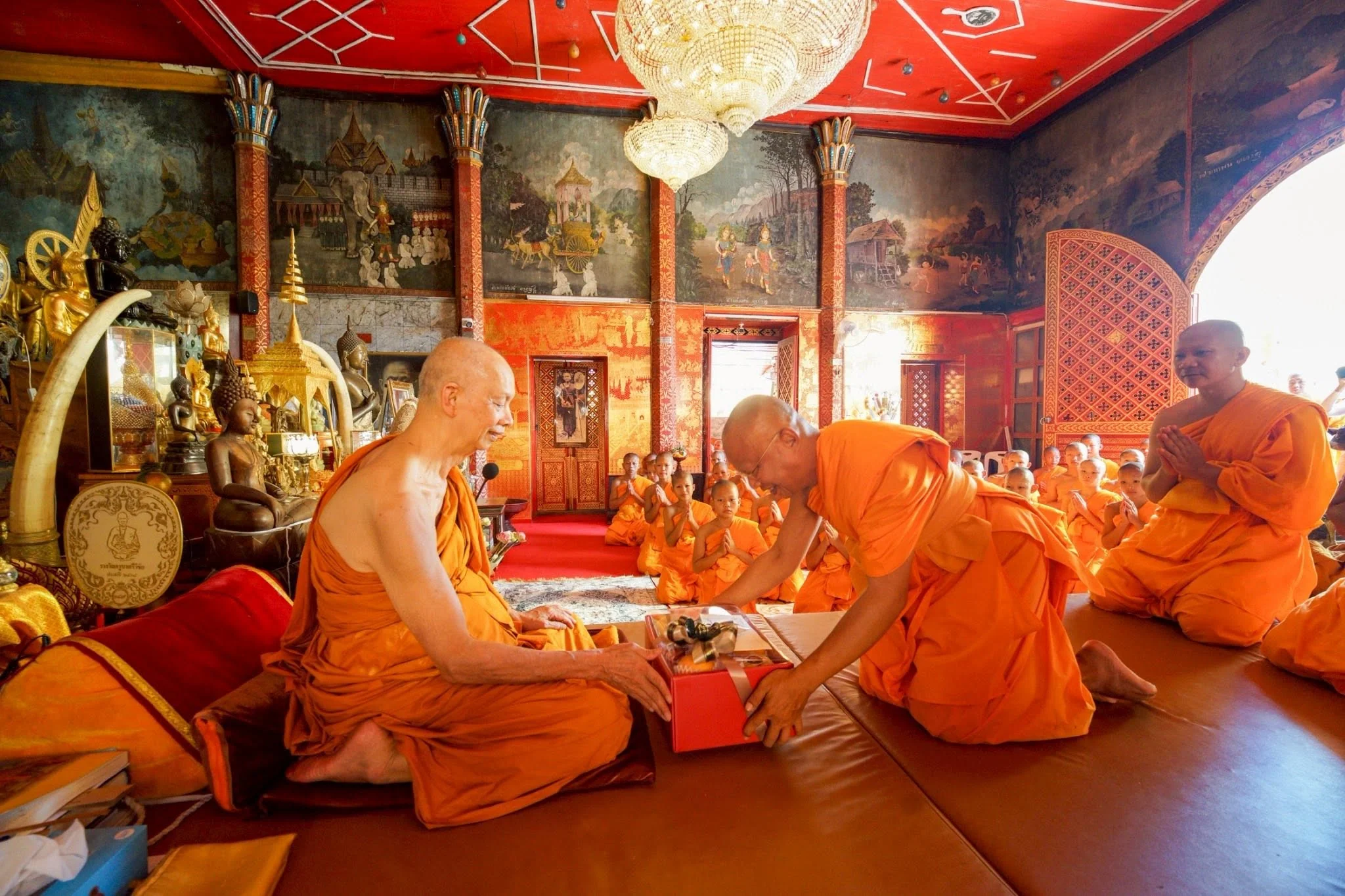 ภาพประกอบ ปลาบปลื้มไปด้วยกันทุกภาคส่วน ทั้งพระภิกษุ สามเณร เจัาภาพทุกคณะ ศิษย์เก่าทุก ๆ คน ….