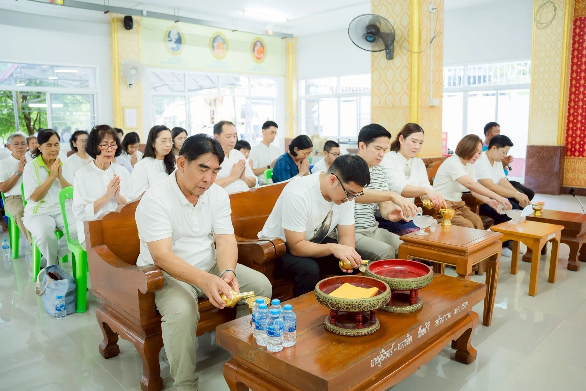 ภาพประกอบ ปลาบปลื้มไปด้วยกันทุกภาคส่วน ทั้งพระภิกษุ สามเณร เจัาภาพทุกคณะ ศิษย์เก่าทุก ๆ คน ….